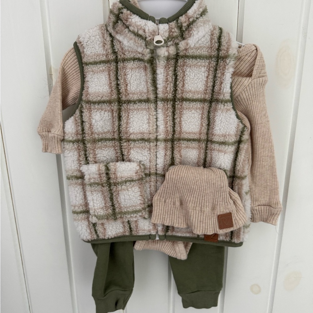 Rachel Zoe baby Plaid Sherpa Vest with Green pants Outfit NWOT 0-3 month